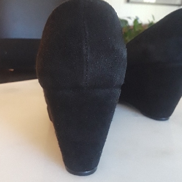 Chic Black Suede Carvela Wedge Shoes, 38, size 8 - Picture 4 of 12